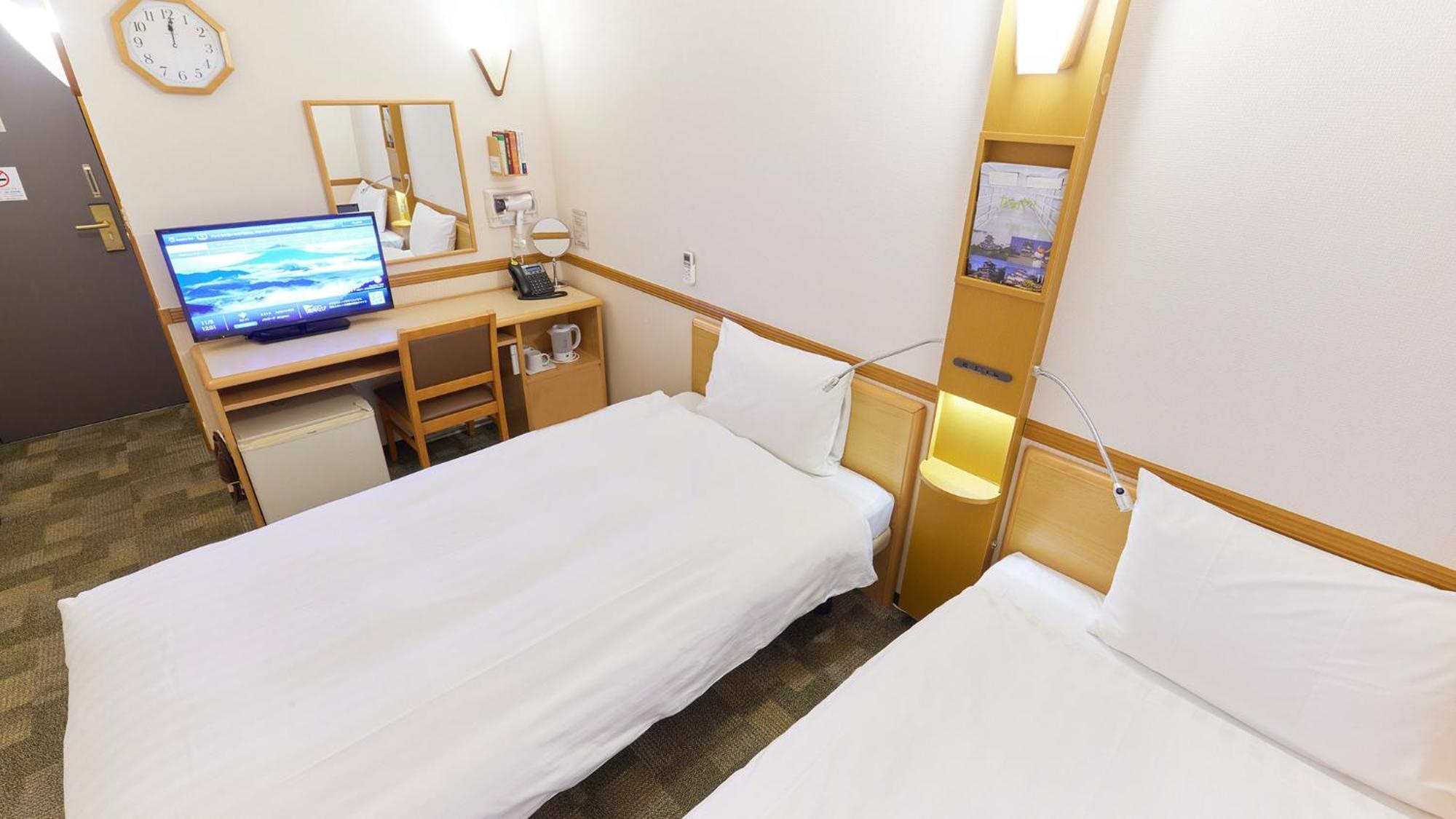 Toyoko Inn Chiba Minato Ekimae Room photo